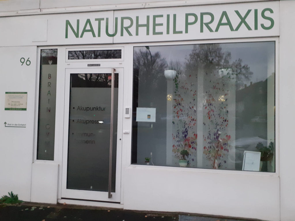 Eingang, Außenansicht, Naturheilpraxis Altenbochum