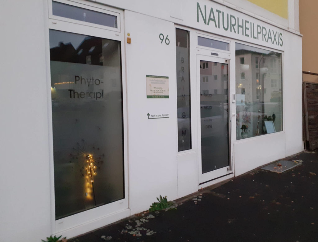 Eingang, Außenansicht, Naturheilpraxis Altenbochum